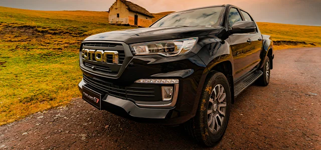Foton Tunland G7 at a farm house